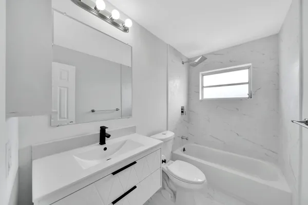 $2,725 | 104 Palamino Circle, Boca Raton, FL 33487