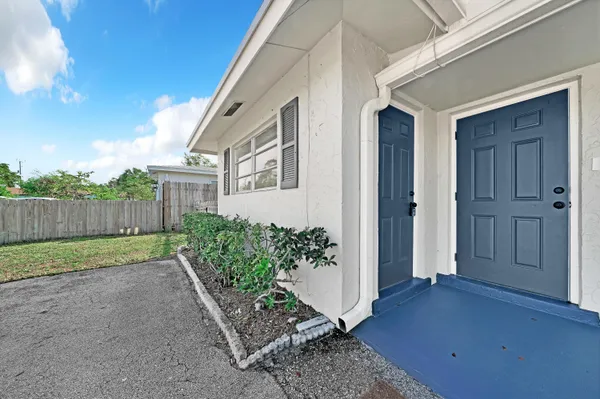 $2,725 | 104 Palamino Circle, Boca Raton, FL 33487