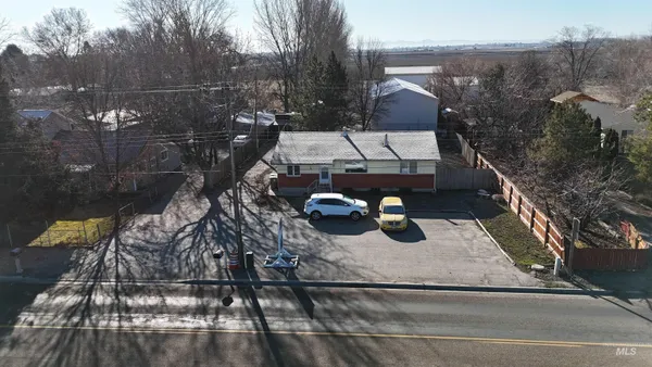 $850,000 | 21567 Main Street, Greenleaf, ID 83626