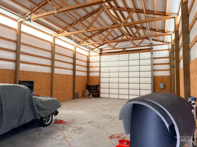 $850,000 | 21567 Main Street, Greenleaf, ID 83626