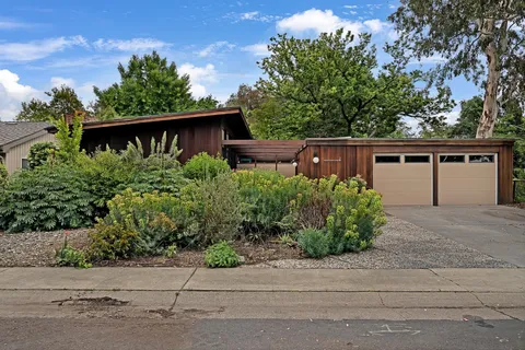 $1,195,000 | 2 Parkside Drive, Davis, CA 95616
