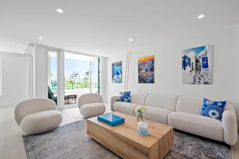 $1,595,000 | 100 Southeast 5th Avenue, Unit 415, Boca Raton, FL 33432