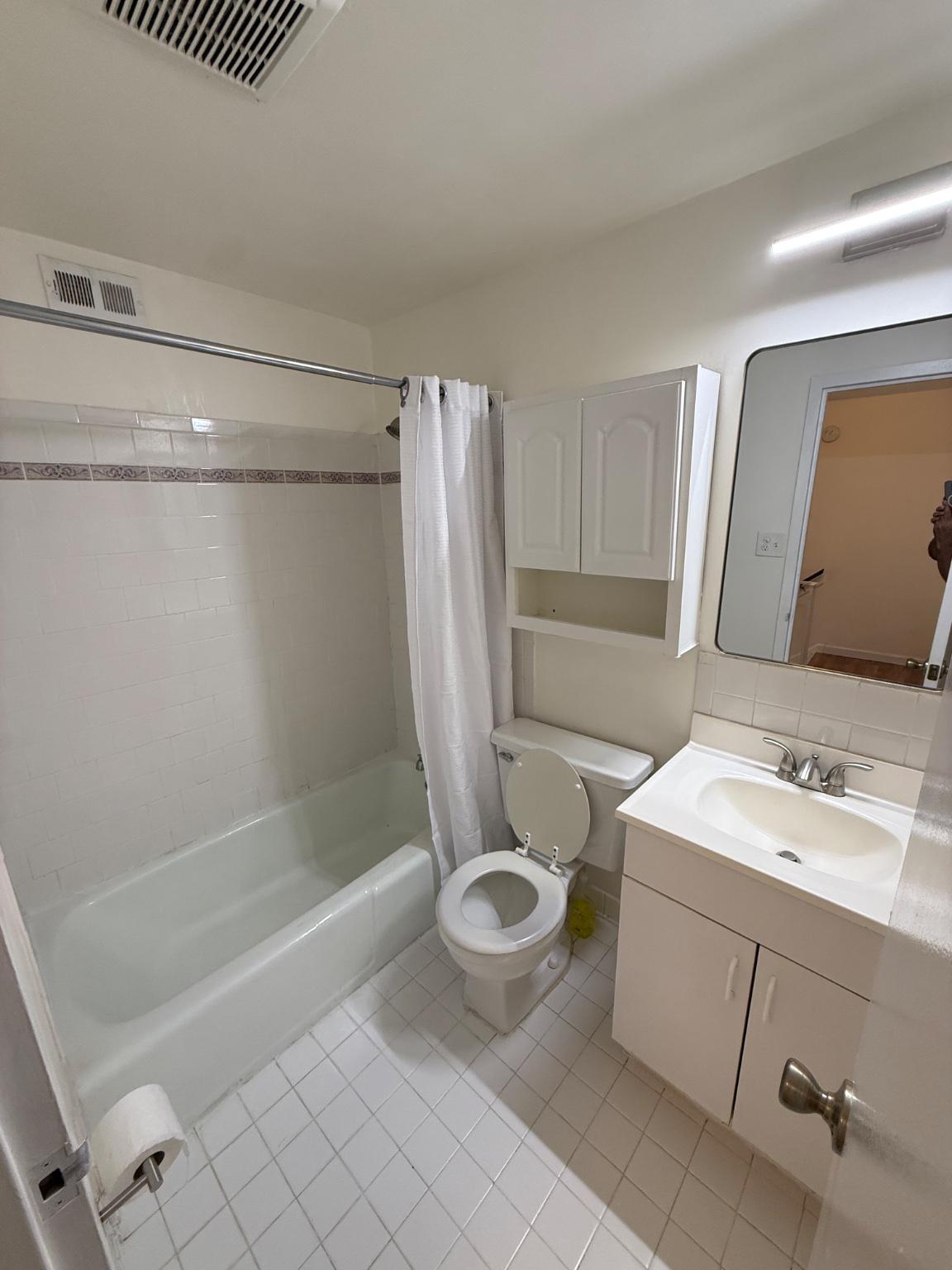 9455 Horizon Run Road, Unit 8 Gaithersburg, MD 20886 - Photo 16 of 25 Bright and functional bathroom Second Floor