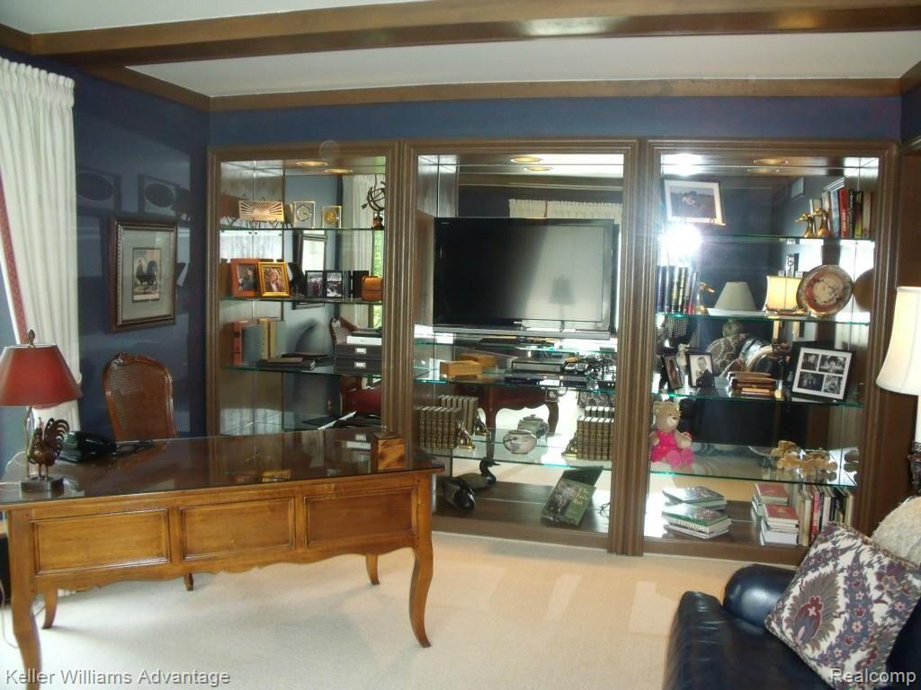 36463 Valley Ridge Drive Farmington Hills, MI 48331 - Photo 17 of 33