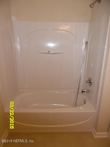 3095 Chestnut Ridge Way, Unit 21F Orange Park, FL 32065 - Photo 22 of 33 21F - Edgewood - Hall Bath #2 - Pic 1 ML