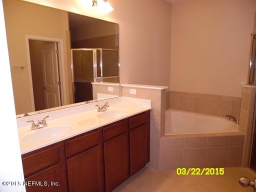 3095 Chestnut Ridge Way, Unit 21F Orange Park, FL 32065 - Photo 24 of 33 21F - Edgewood - Master Bath Garden Tub