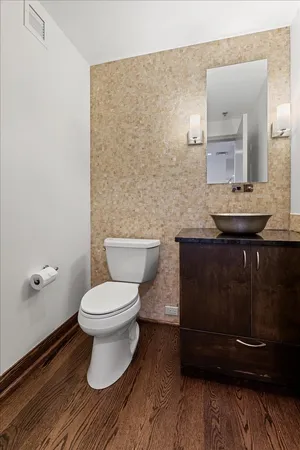 $6,950 | 250 East Pearson Street, Unit 1601A, Chicago, IL 60611