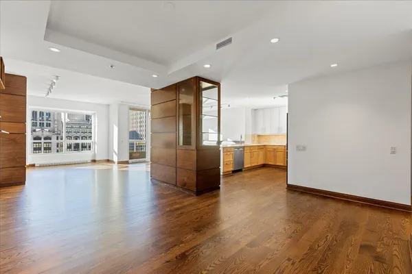 $6,950 | 250 East Pearson Street, Unit 1601A, Chicago, IL 60611