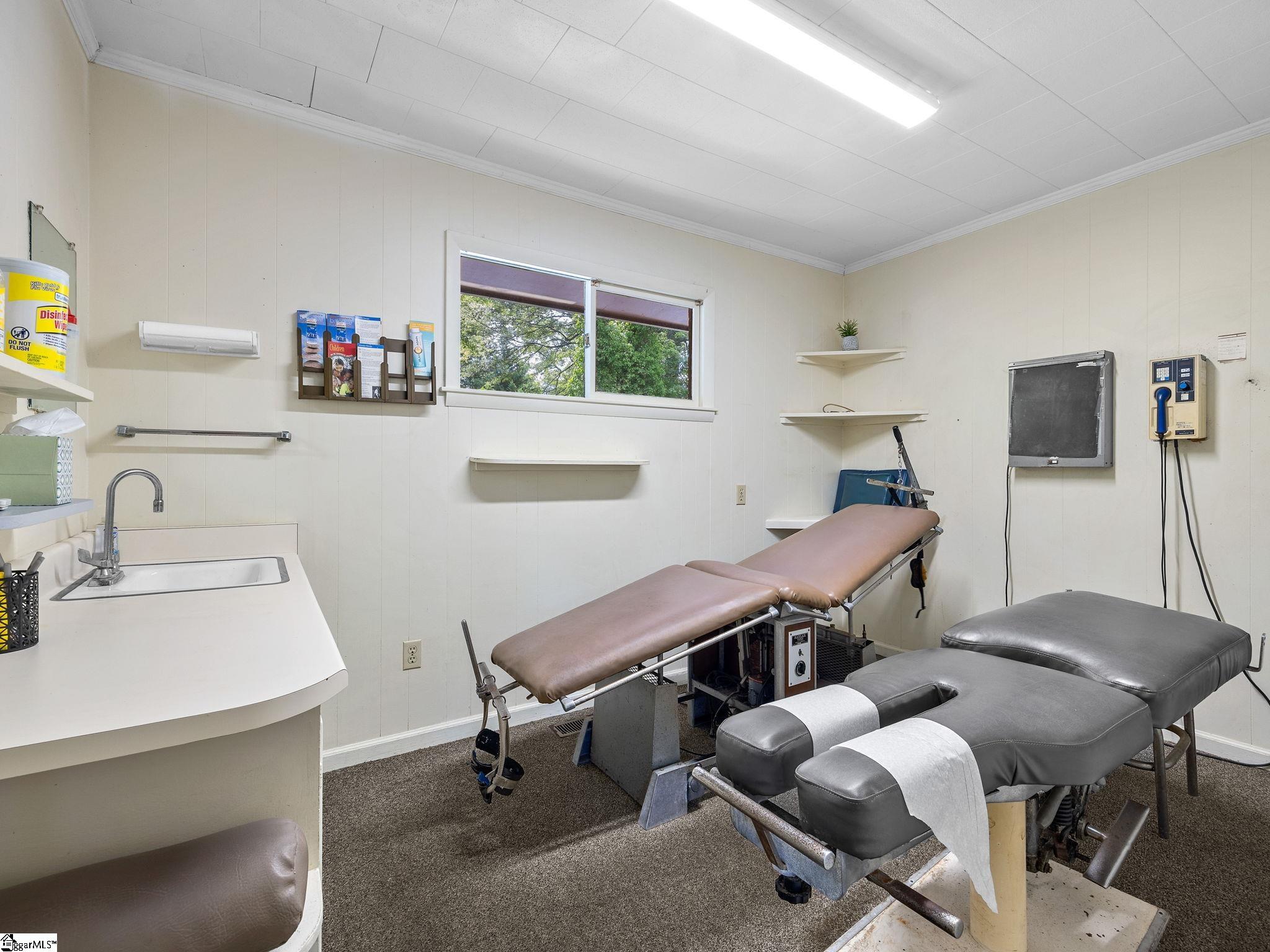 111 West Rutledge Avenue Gaffney, SC 29340 - Photo 19 of 37