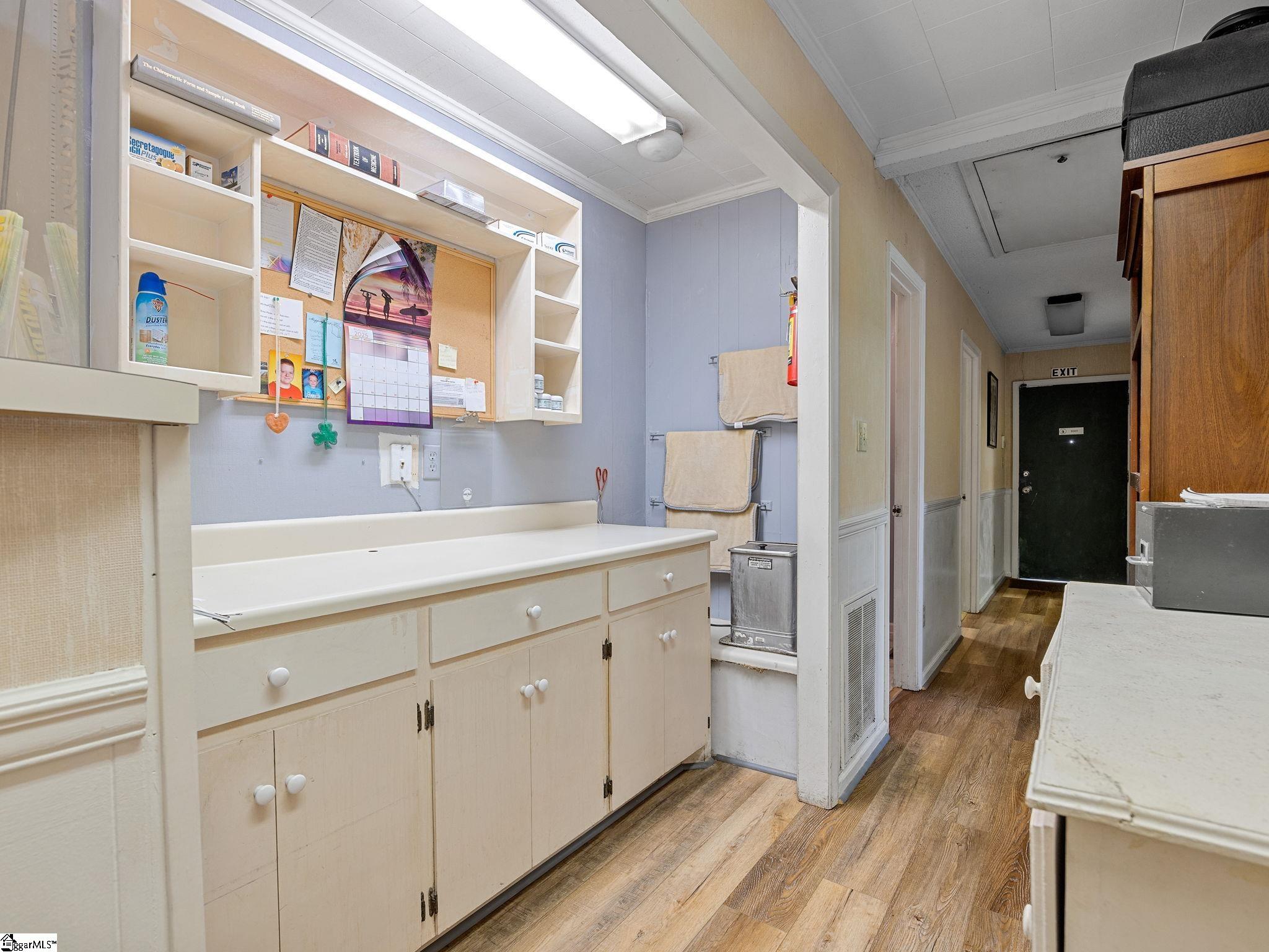 111 West Rutledge Avenue Gaffney, SC 29340 - Photo 20 of 37