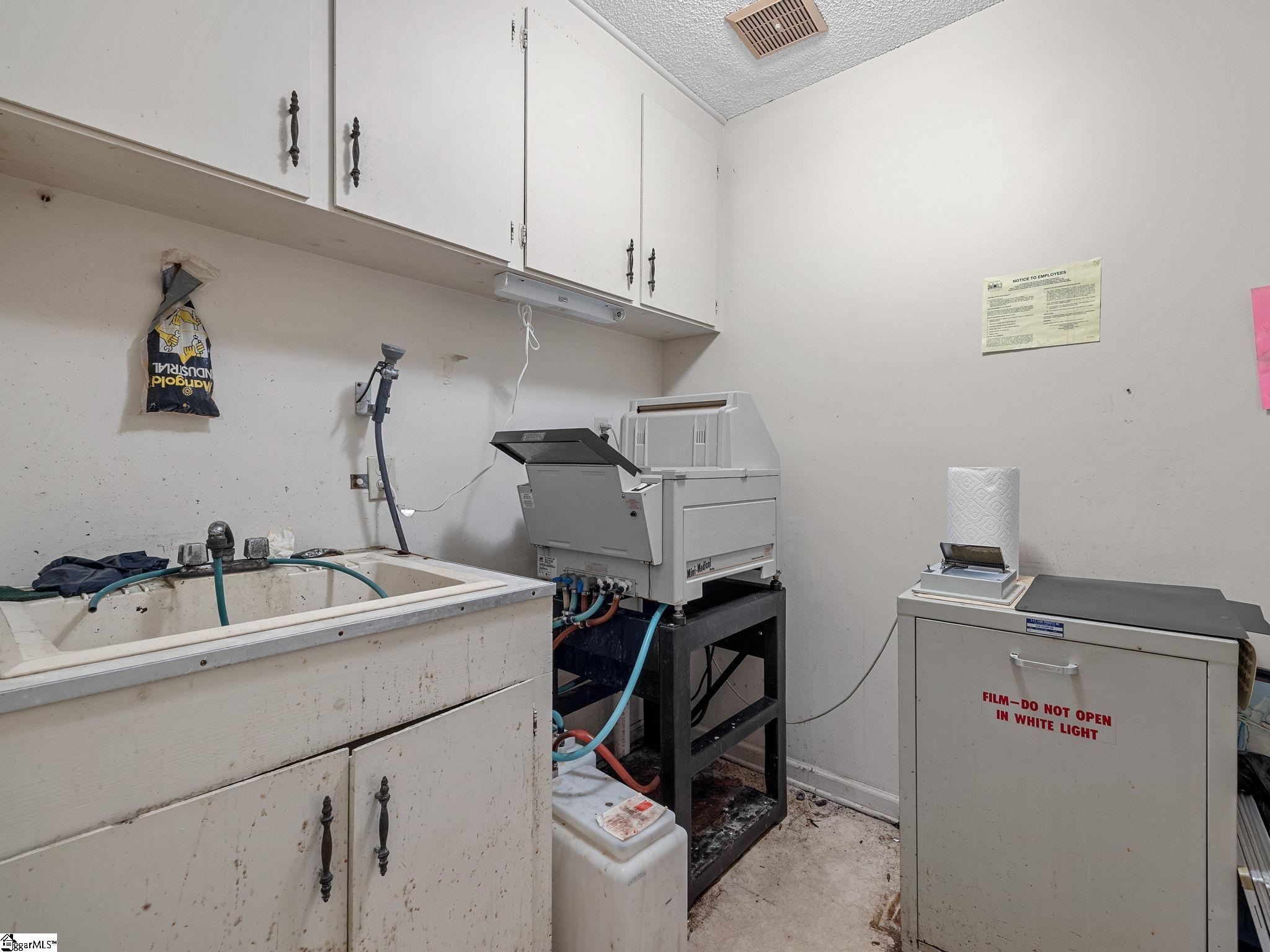 111 West Rutledge Avenue Gaffney, SC 29340 - Photo 28 of 37