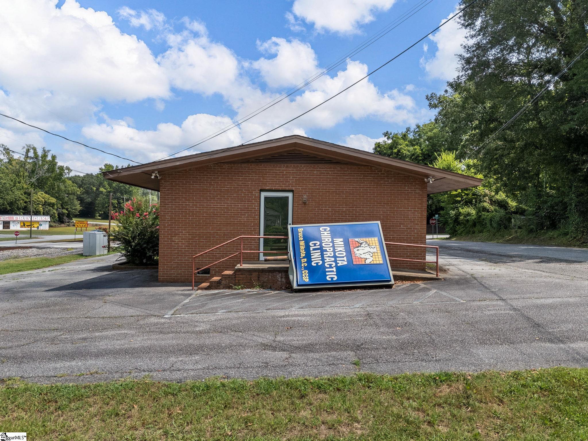 111 West Rutledge Avenue Gaffney, SC 29340 - Photo 33 of 37