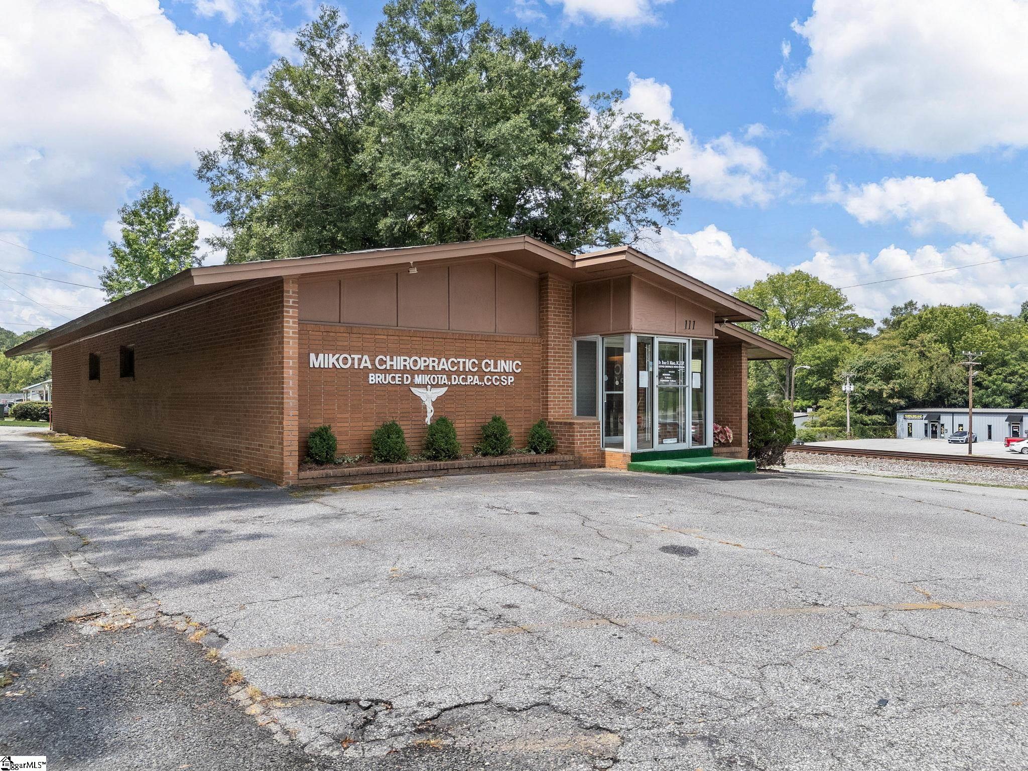 111 West Rutledge Avenue Gaffney, SC 29340 - Photo 5 of 37