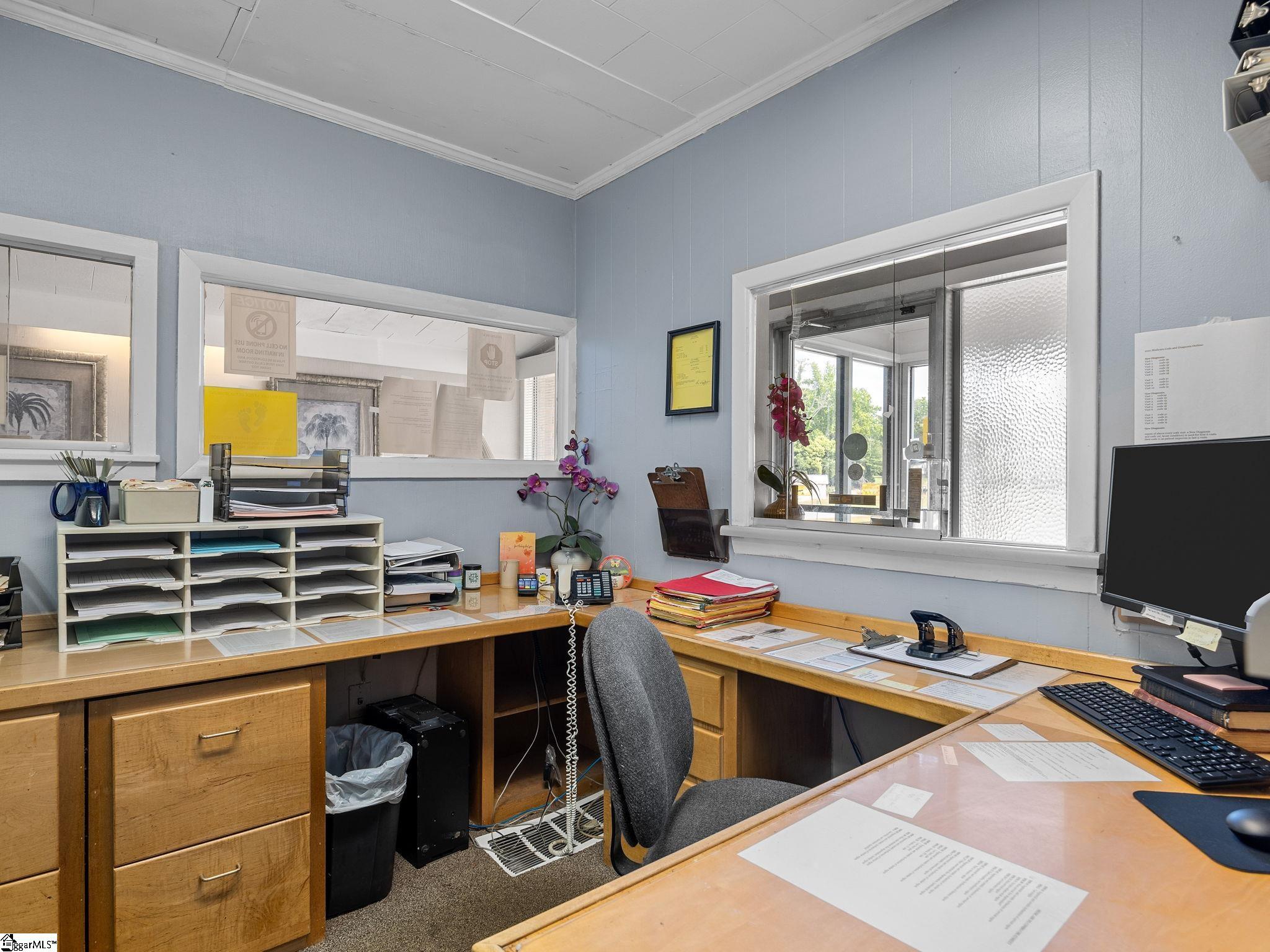 111 West Rutledge Avenue Gaffney, SC 29340 - Photo 10 of 37