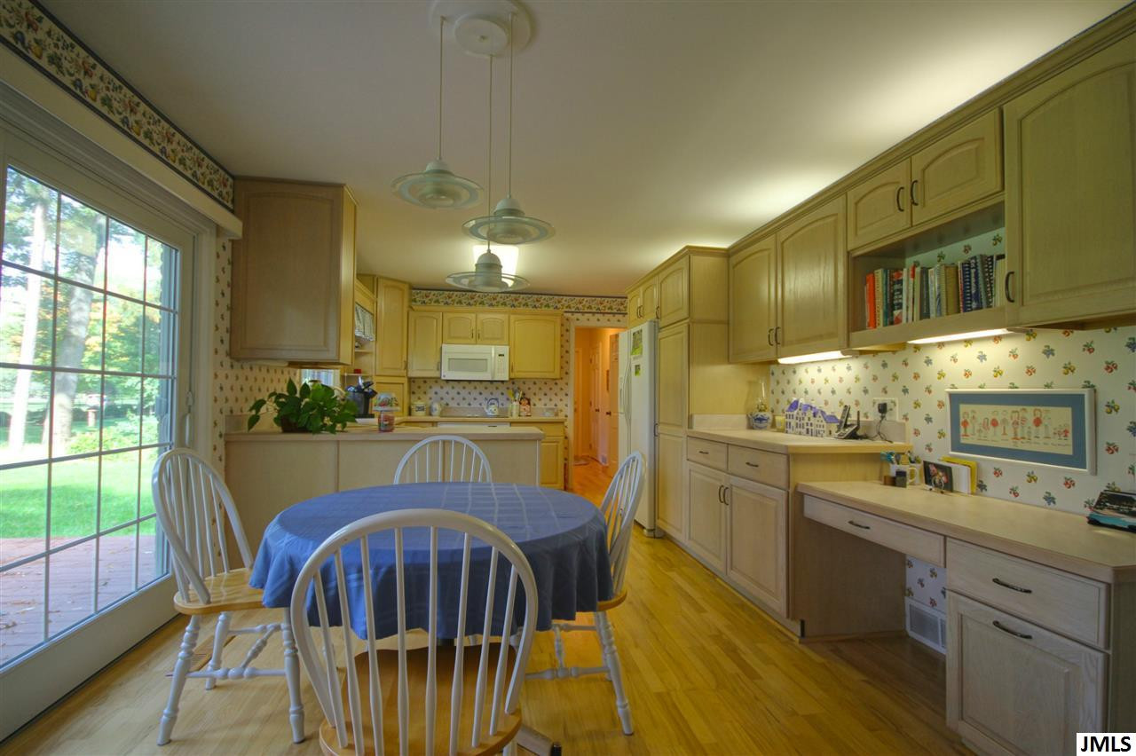 3020 Warwick Road Jackson, MI 49203 - Photo 17 of 31 Photo 17
