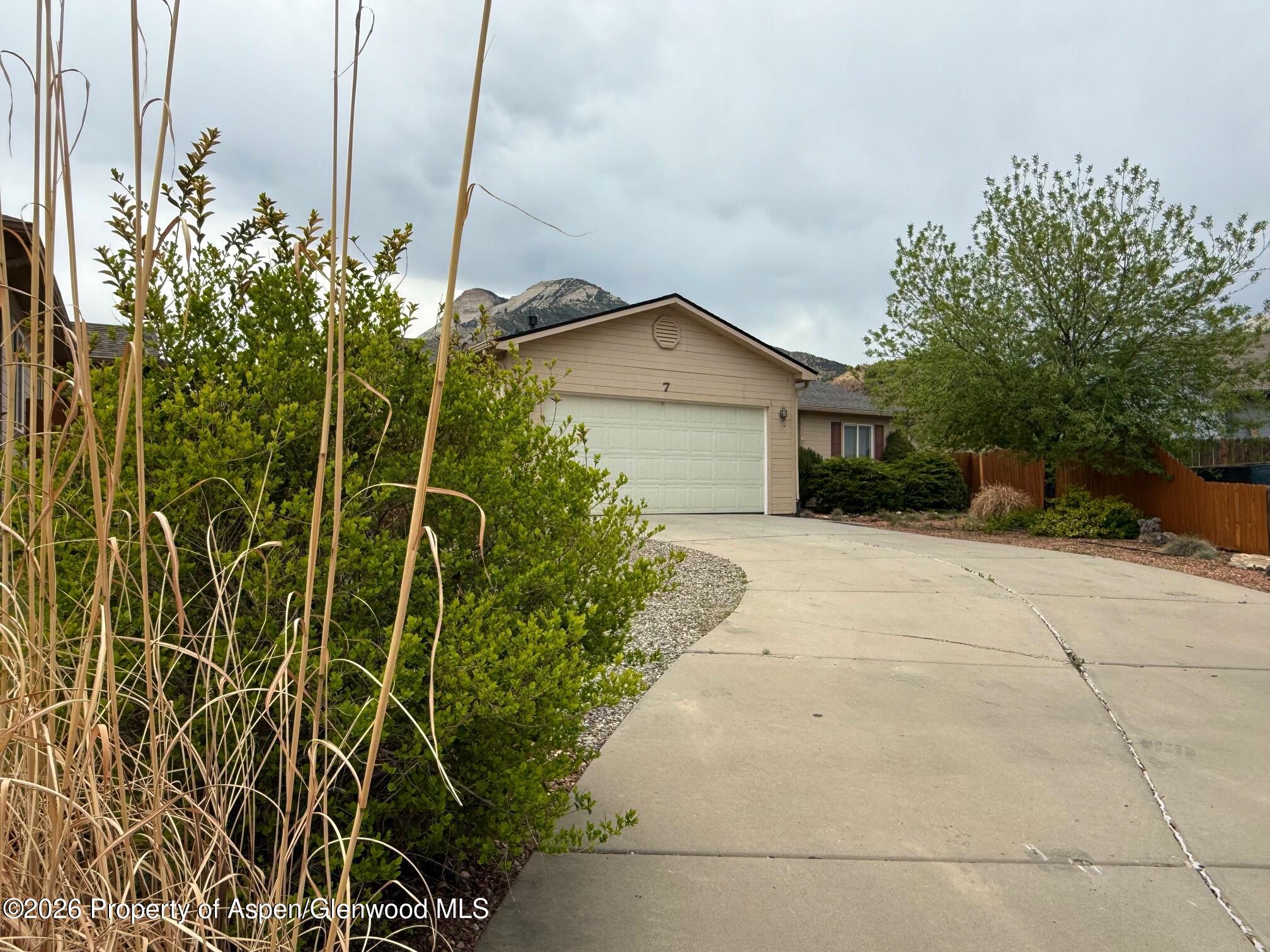 7 Alpine Court Parachute, CO 81635 - Photo 3 of 22 IMG_2874