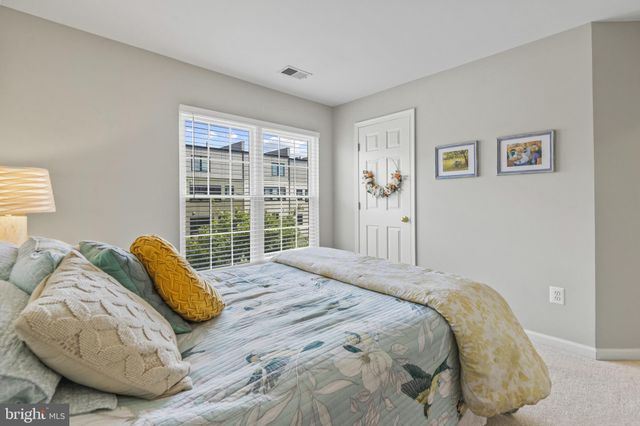 $650,000 | 497 Cameron Station Boulevard, Alexandria, VA 22304