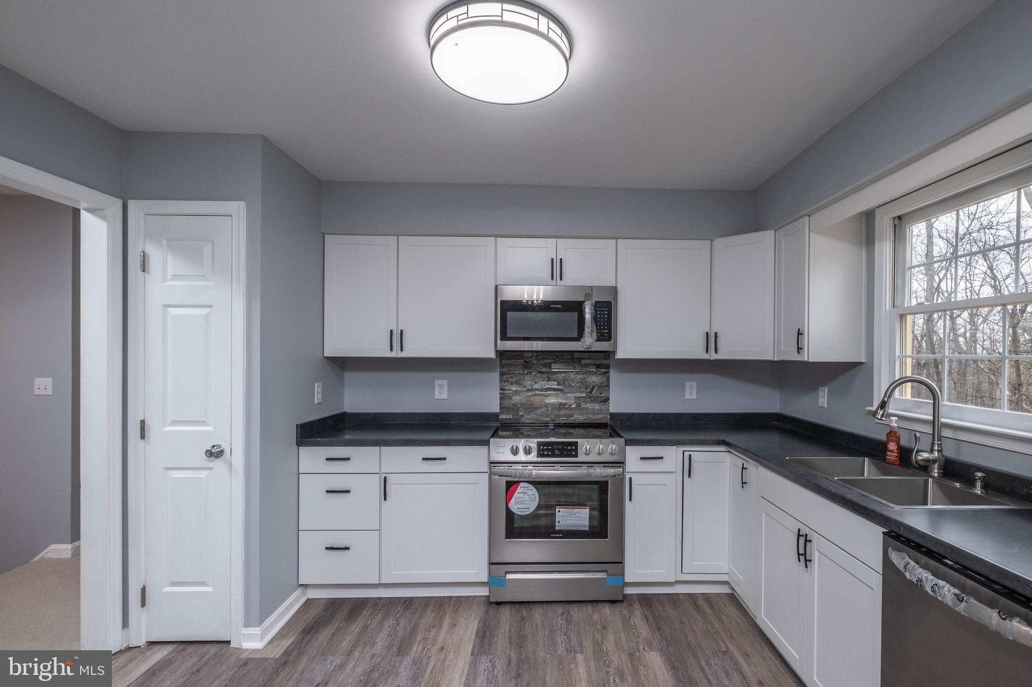 4249 Freezeland Road Linden, VA 22642 - Photo 2 of 54 Totally remodeled kitchen and baths!