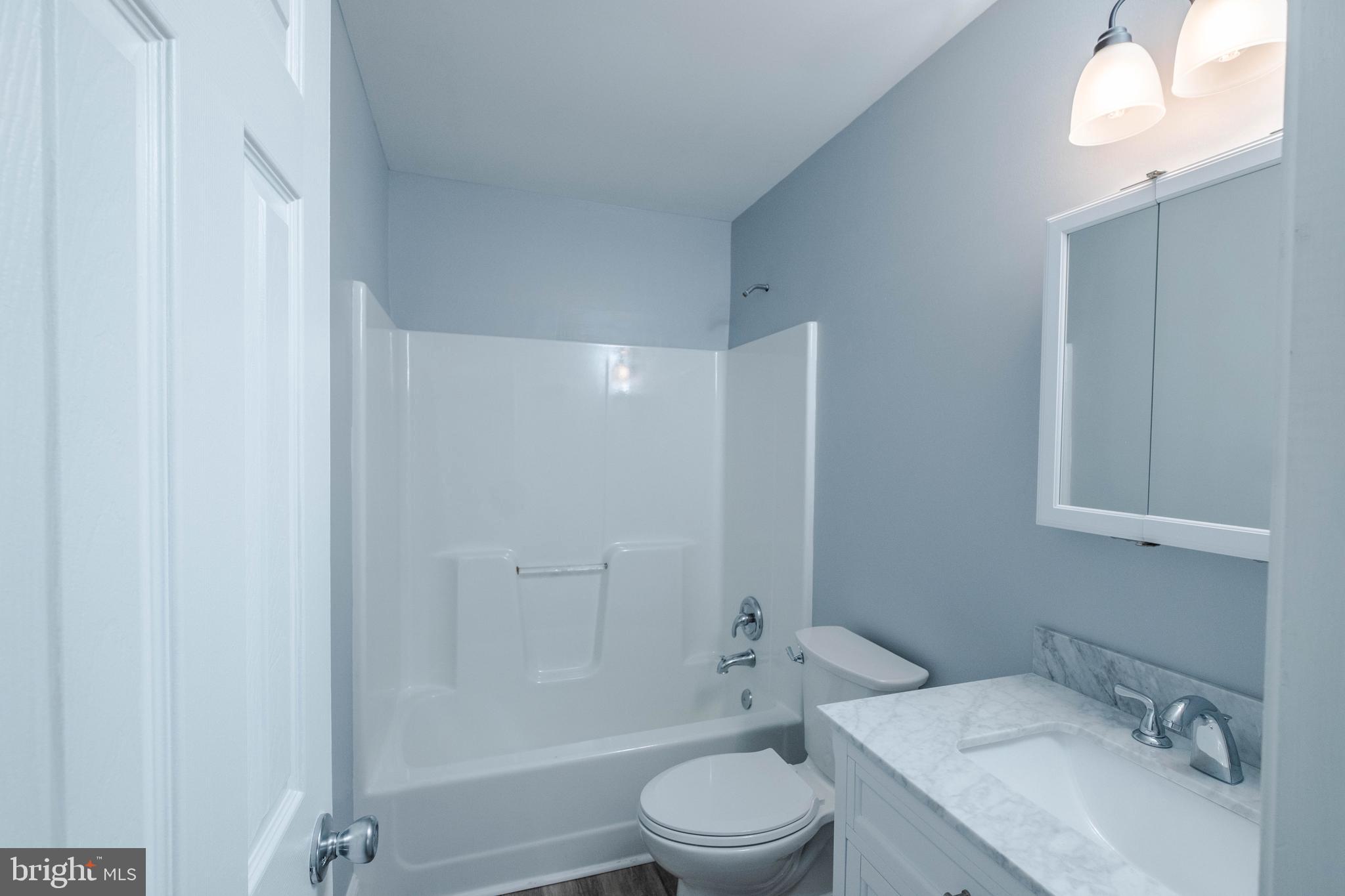 4249 Freezeland Road Linden, VA 22642 - Photo 5 of 54 Master bath updated too!
