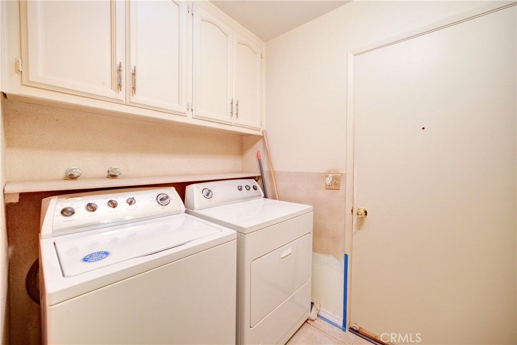 4185 Vanguard Drive Lompoc, CA 93436 - Photo 33 of 44 a utility room with dryer and washer