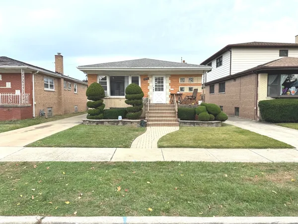 $250,000 | 8737 South Richmond Avenue, Evergreen Park, IL 60805
