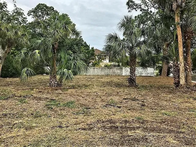 $239,500 | 627 35th Avenue South, St. Petersburg, FL 33705