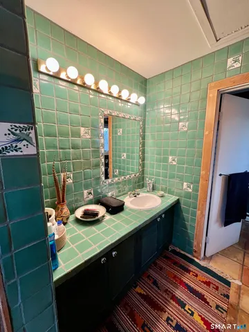 $2,500 | 290 Cliffside Drive, Torrington, CT 06790