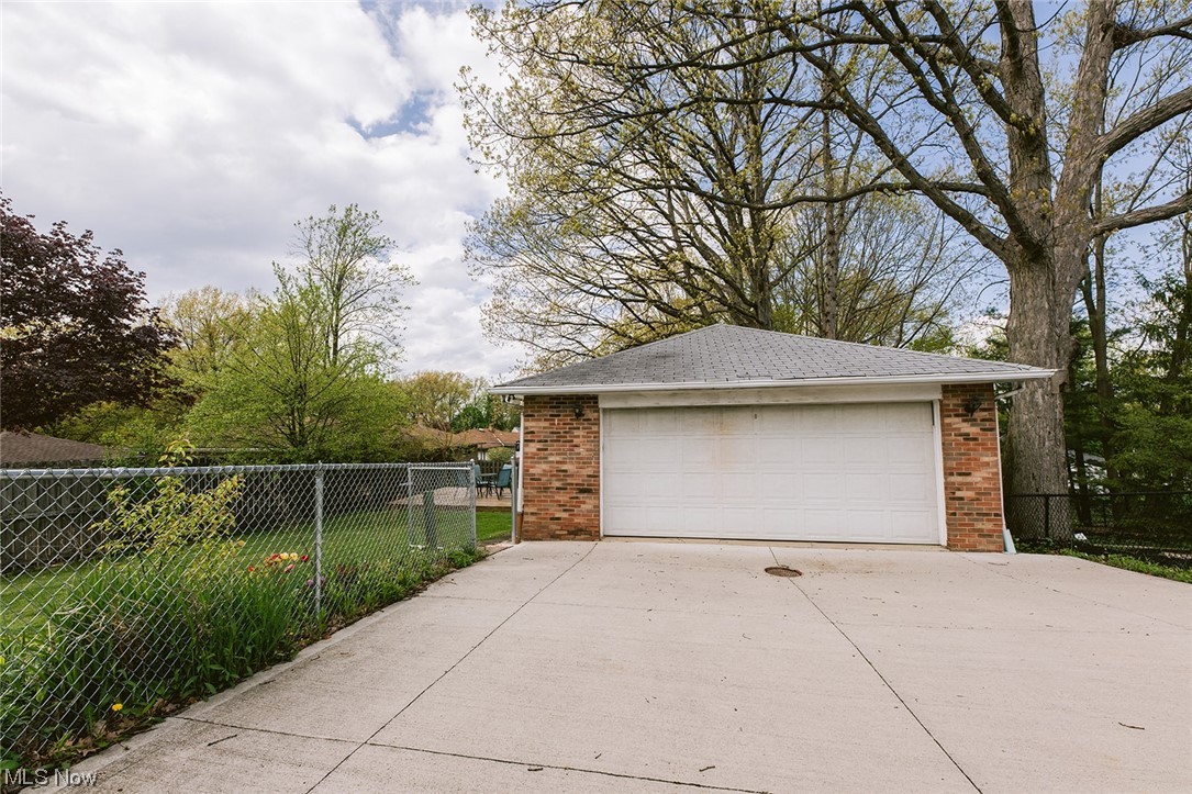 3140 West Ridgewood Drive Cleveland, OH 44134 - Photo 22 of 24