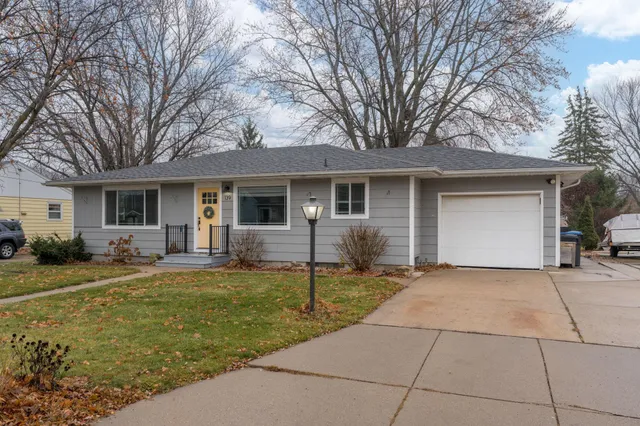 $289,900 | 139 Homer Street, Mankato, MN 56001