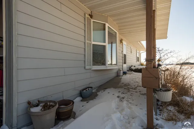 $389,000 | 1298 East 250 Road, Berryton, KS 66409