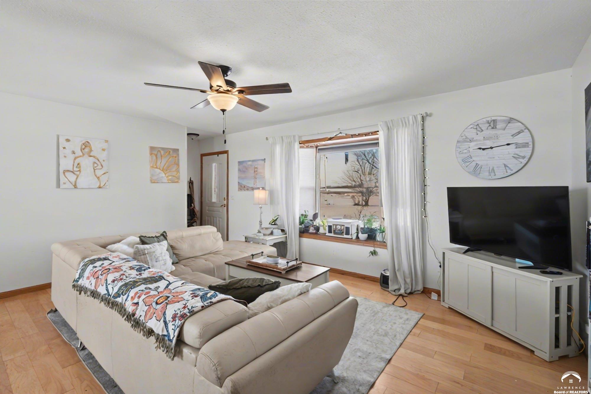 1298 East 250 Road Berryton, KS 66409 - Photo 9 of 40