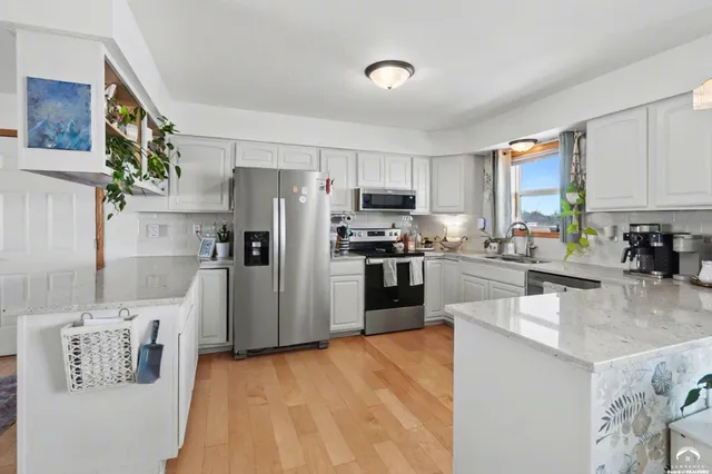 $389,000 | 1298 East 250 Road, Berryton, KS 66409