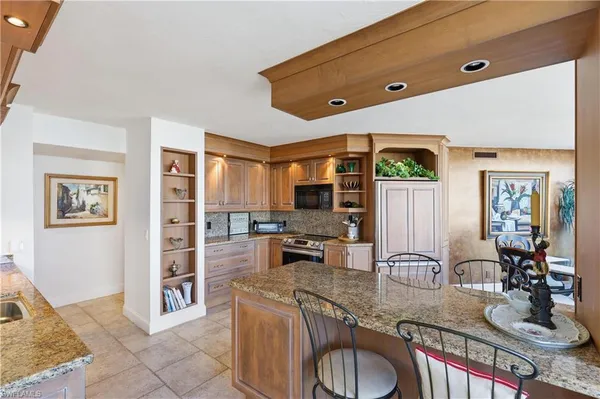 $2,796,000 | 4041 Gulf Shore Boulevard North, Unit 1007, Naples, FL 34103