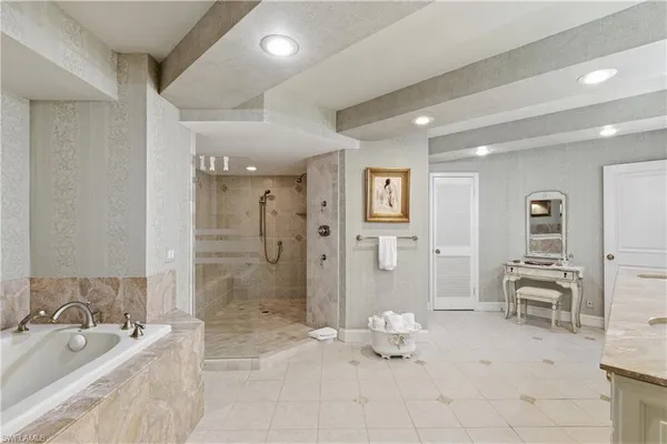 $2,796,000 | 4041 Gulf Shore Boulevard North, Unit 1007, Naples, FL 34103