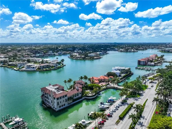 $2,796,000 | 4041 Gulf Shore Boulevard North, Unit 1007, Naples, FL 34103