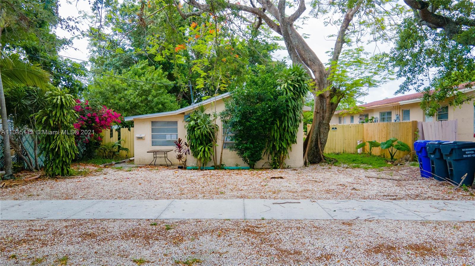 5808 Buchanan Street Hollywood, FL 33021 - Photo 2 of 21