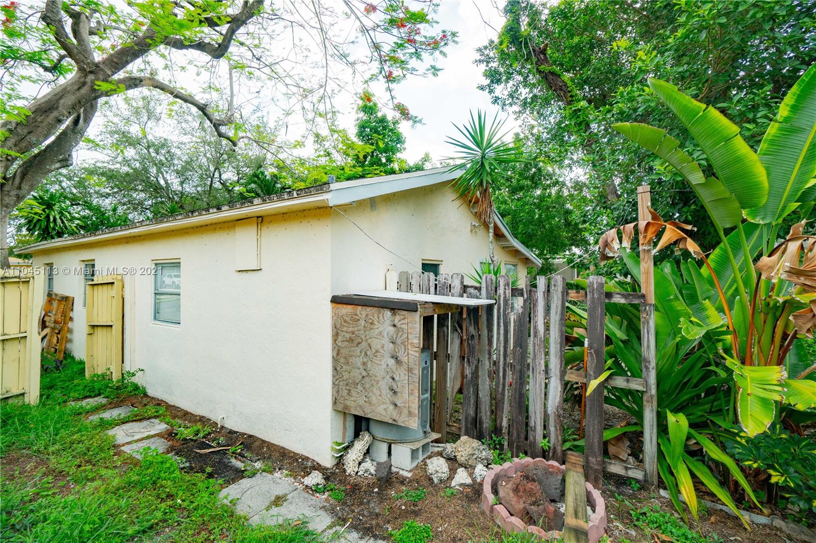 5808 Buchanan Street Hollywood, FL 33021 - Photo 10 of 21