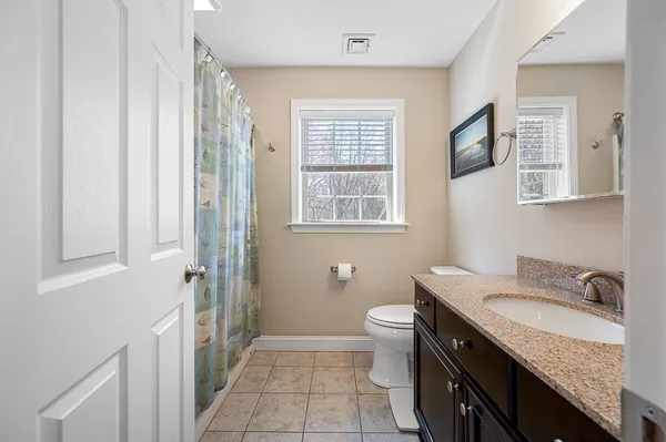 $725,000 | 25 East Street, Uxbridge, MA 01569