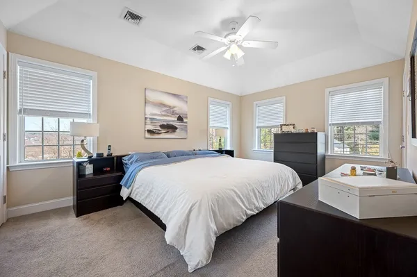 $725,000 | 25 East Street, Uxbridge, MA 01569