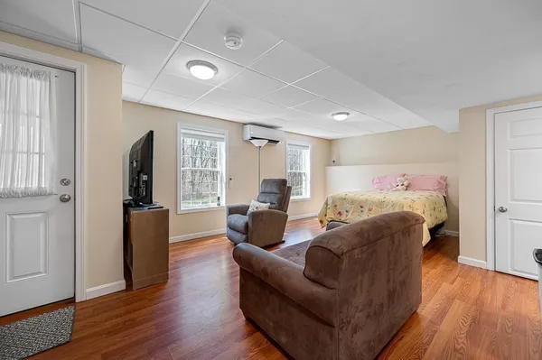 $725,000 | 25 East Street, Uxbridge, MA 01569