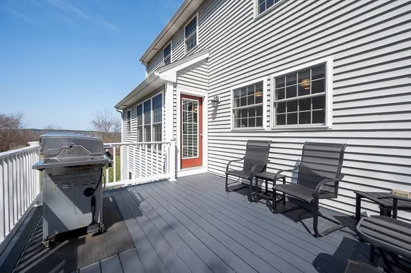 $725,000 | 25 East Street, Uxbridge, MA 01569