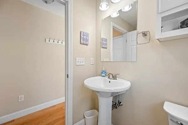 $725,000 | 25 East Street, Uxbridge, MA 01569