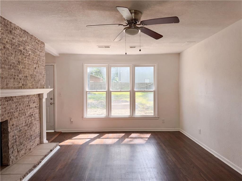1825 Northeast Bren Mar Road Lee's Summit, MO 64086 - Photo 3 of 16