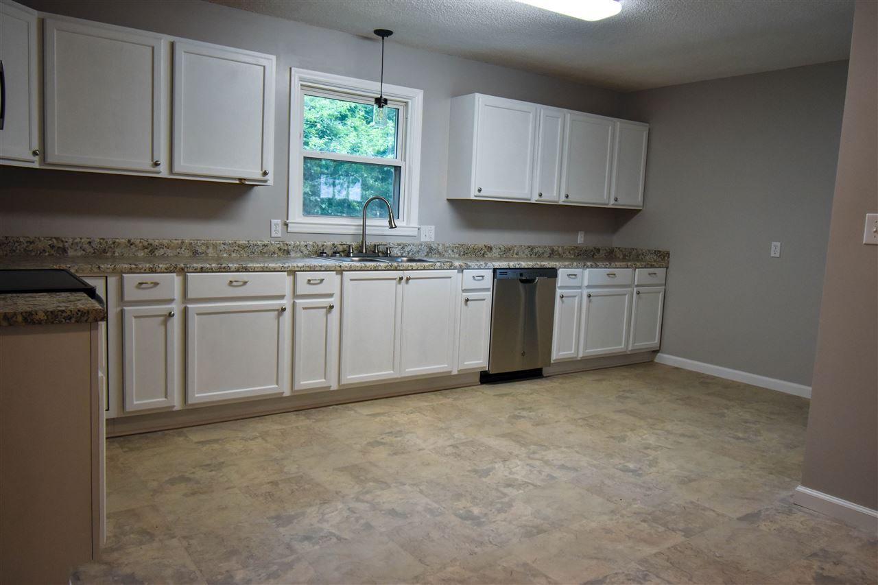 203 Battleground Road Chesnee, SC 29323 - Photo 4 of 18 Kitchen