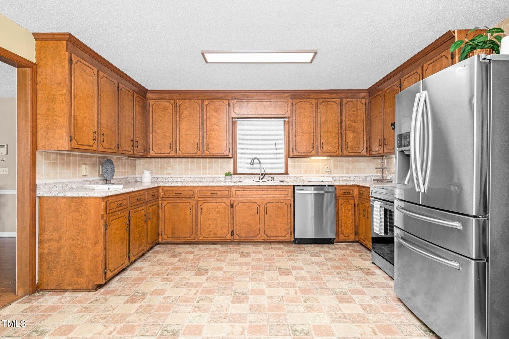4536 Massey Road Zebulon, NC 27597 - Photo 9 of 23 011-4536MasseyRoad-Zebulon-NC-27597-SMAL