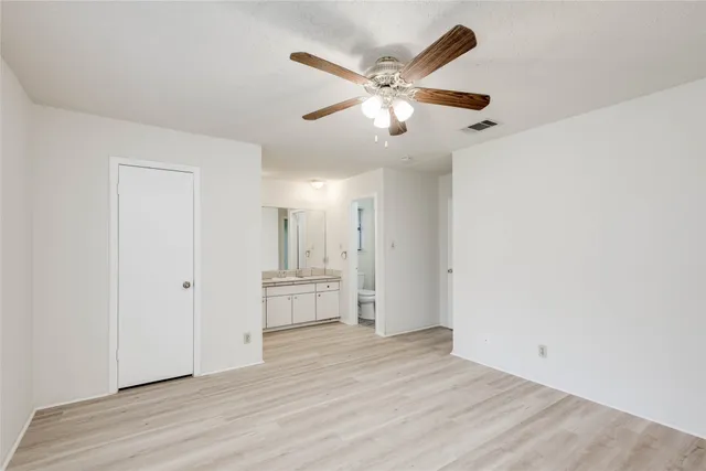 $2,150 | 1402 Meadgreen Circle, Austin, TX 78758