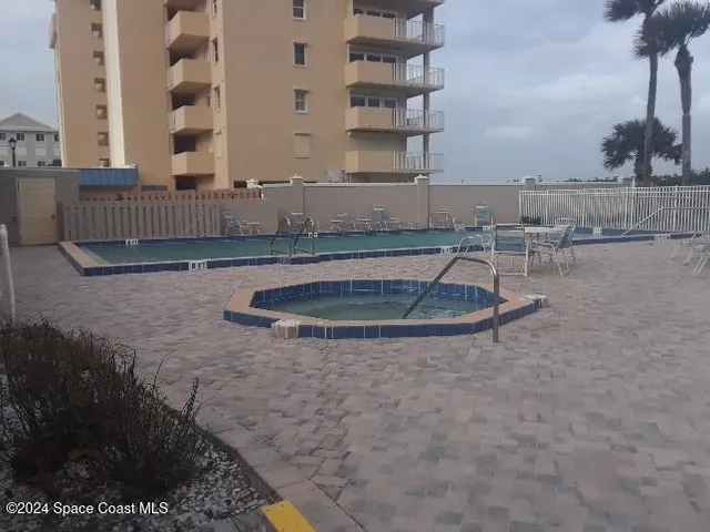 $525,000 | 995 N Highway, Unit 103, Indialantic, FL 32903