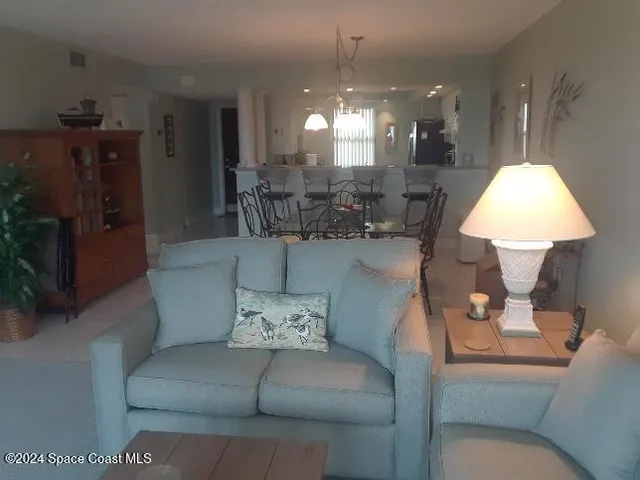 $525,000 | 995 N Highway, Unit 103, Indialantic, FL 32903