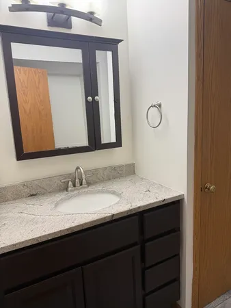 $2,800 | 8316 High Point Circle, Unit E, Darien, IL 60561