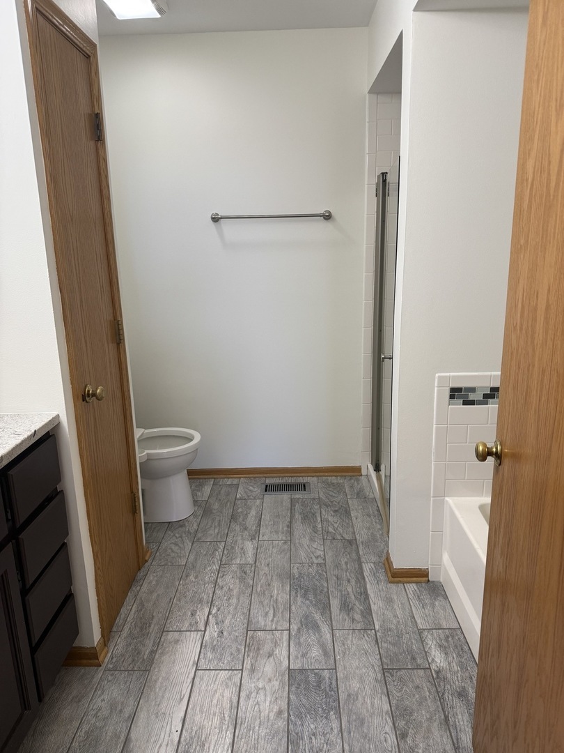 8316 High Point Circle, Unit E Darien, IL 60561 - Photo 20 of 41